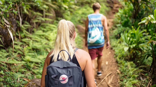 Hoeveel kun je afvallen met wandelen? Uitleg calorieën verbranden en tips!